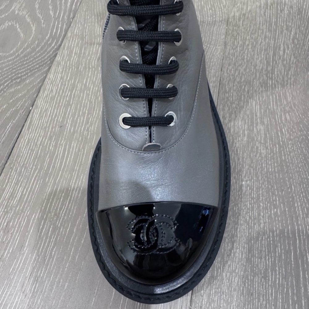 CHANEL Gray Lace-Up Combat Boots with Gloss Black Cap Toe - Picture 4 of 4